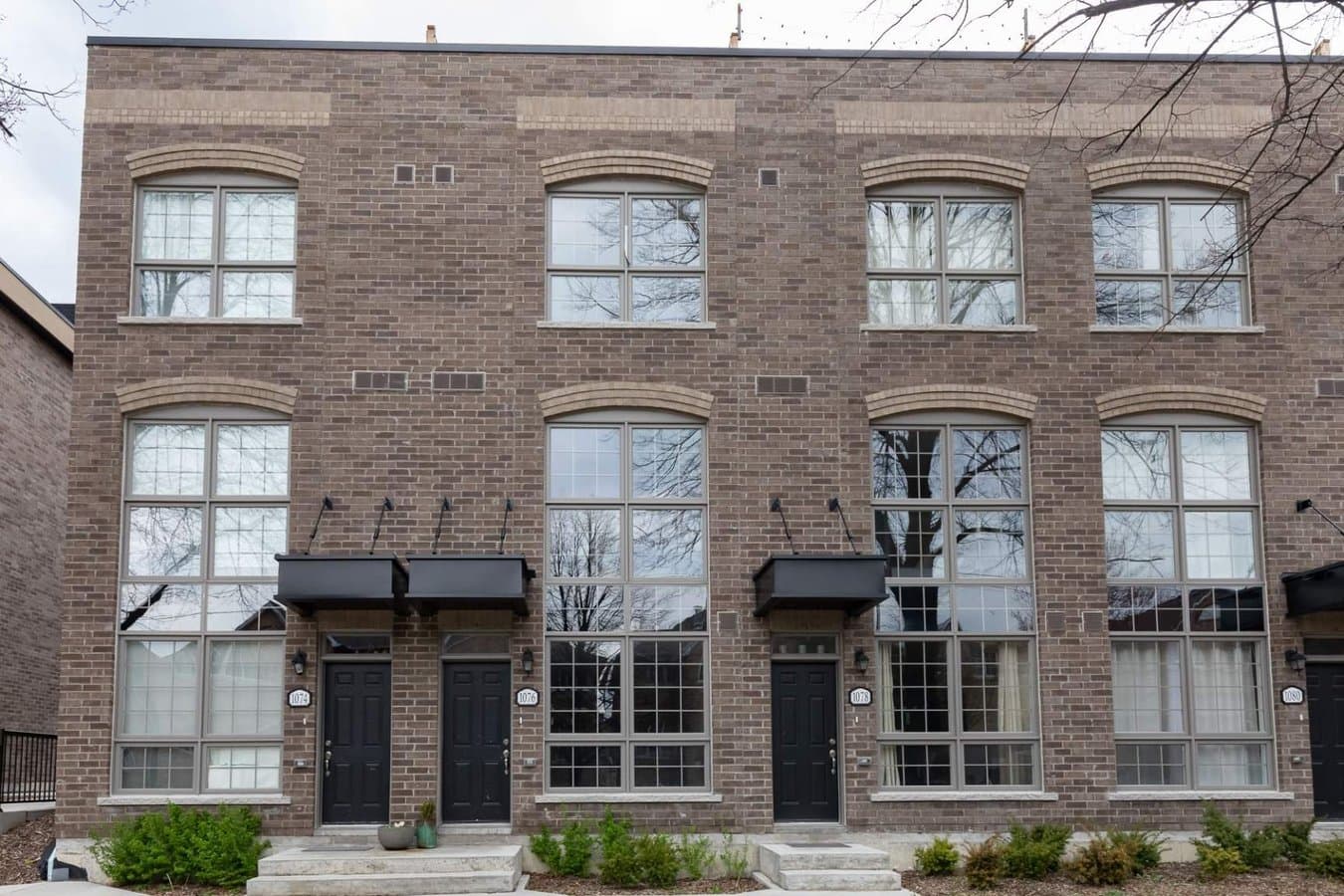 TOWN HOUSE